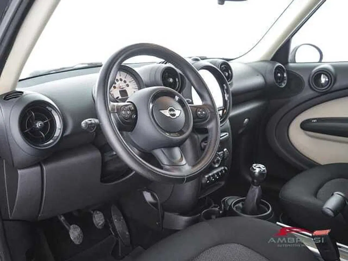MINI Mini Countryman usata a Viterbo (8)