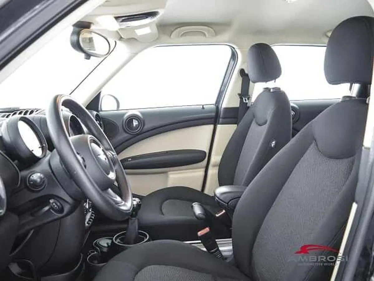 MINI Mini Countryman usata a Viterbo (9)
