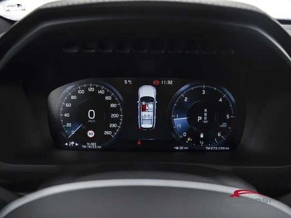 Volvo XC90 usata a Viterbo (13)