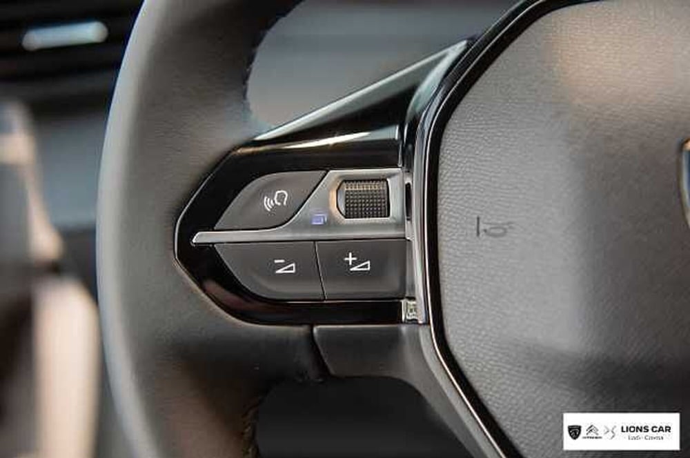 Peugeot 208 nuova a Lodi (15)