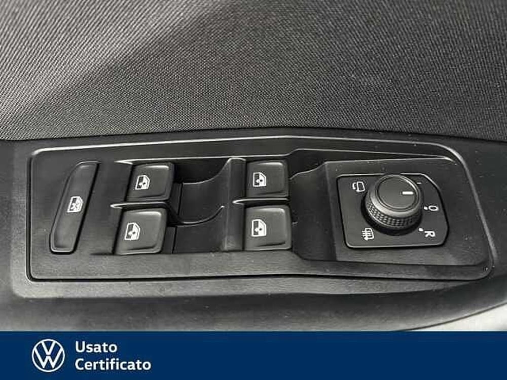 Volkswagen T-Roc nuova a Vicenza (12)