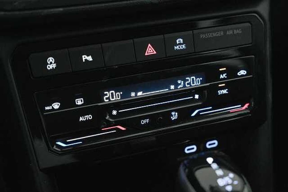 Volkswagen T-Cross usata a Como (19)