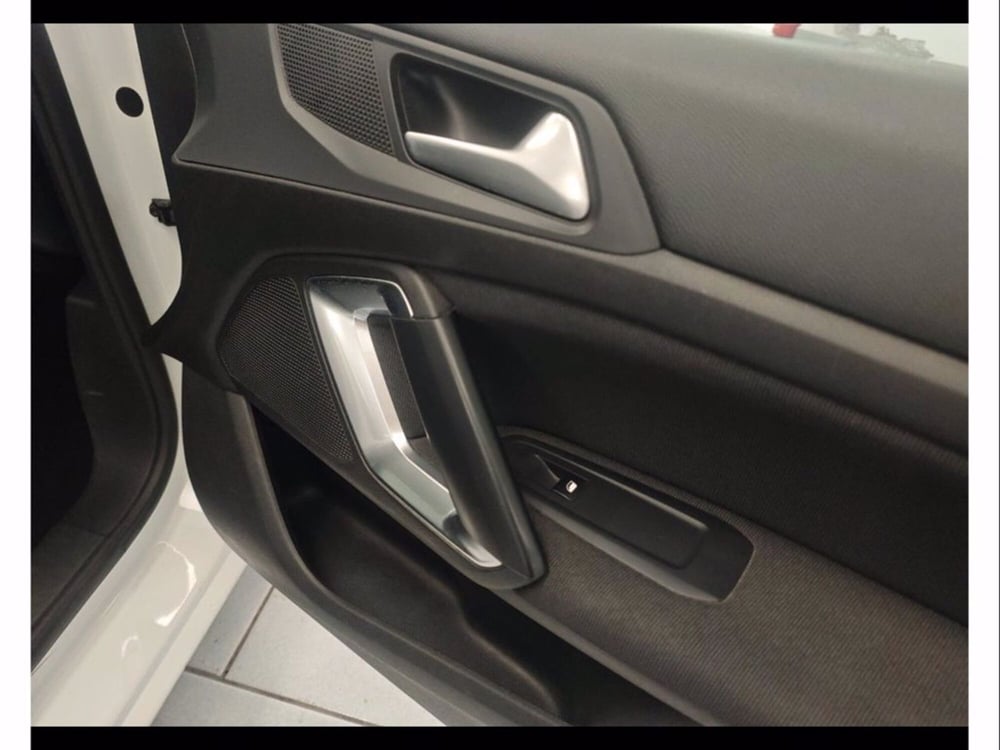 Peugeot 308 SW usata a Catania (13)