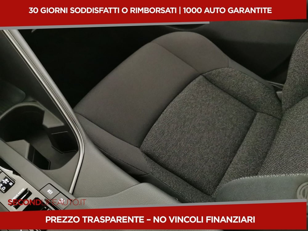 Toyota Toyota C-HR nuova a Roma (14)