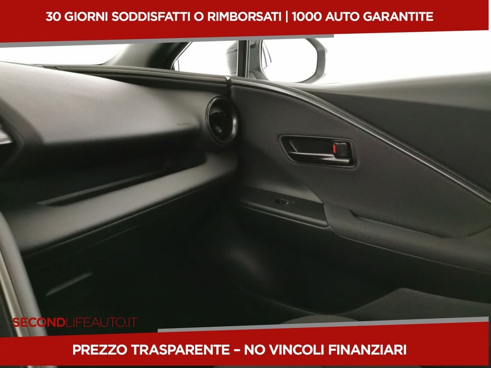 Toyota Toyota C-HR nuova a Roma (17)