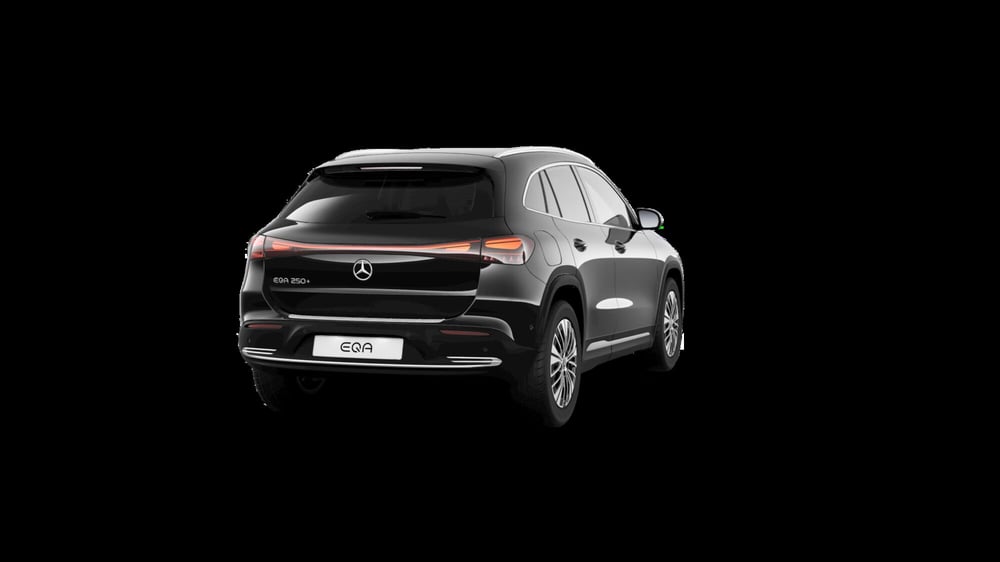 Mercedes-Benz EQA nuova a Milano (4)