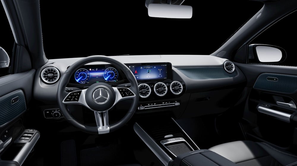 Mercedes-Benz EQA nuova a Milano (8)
