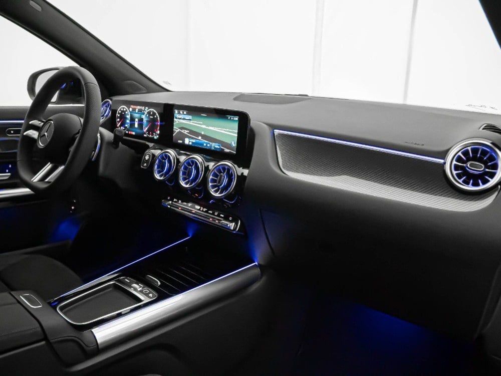 Mercedes-Benz GLA SUV nuova a Macerata (12)