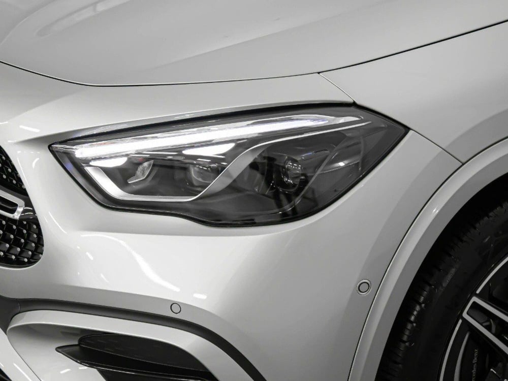 Mercedes-Benz GLA SUV nuova a Macerata (3)
