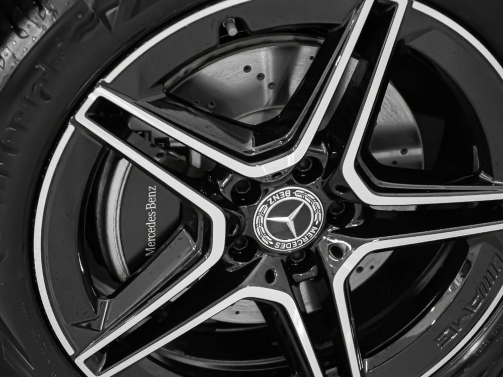 Mercedes-Benz GLA SUV nuova a Macerata (4)