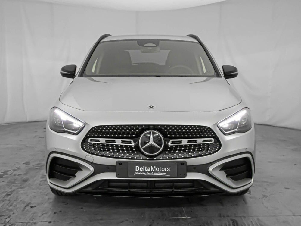 Mercedes-Benz GLA SUV nuova a Macerata (5)