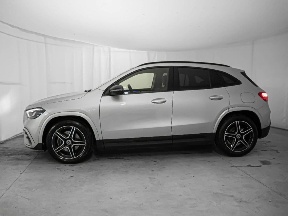 Mercedes-Benz GLA SUV nuova a Macerata (6)
