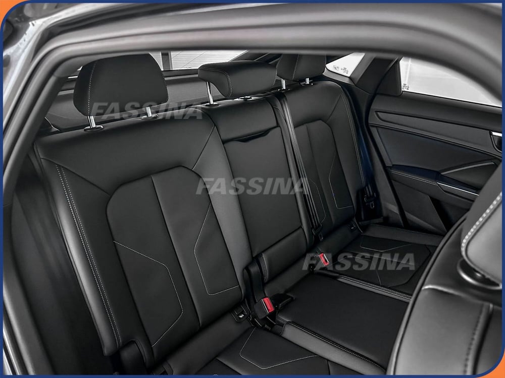 Audi Q3 Sportback nuova a Milano (12)
