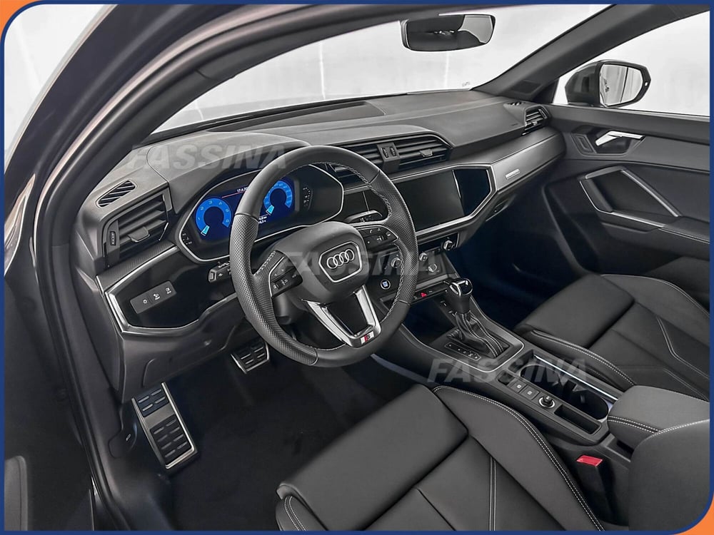 Audi Q3 Sportback nuova a Milano (9)