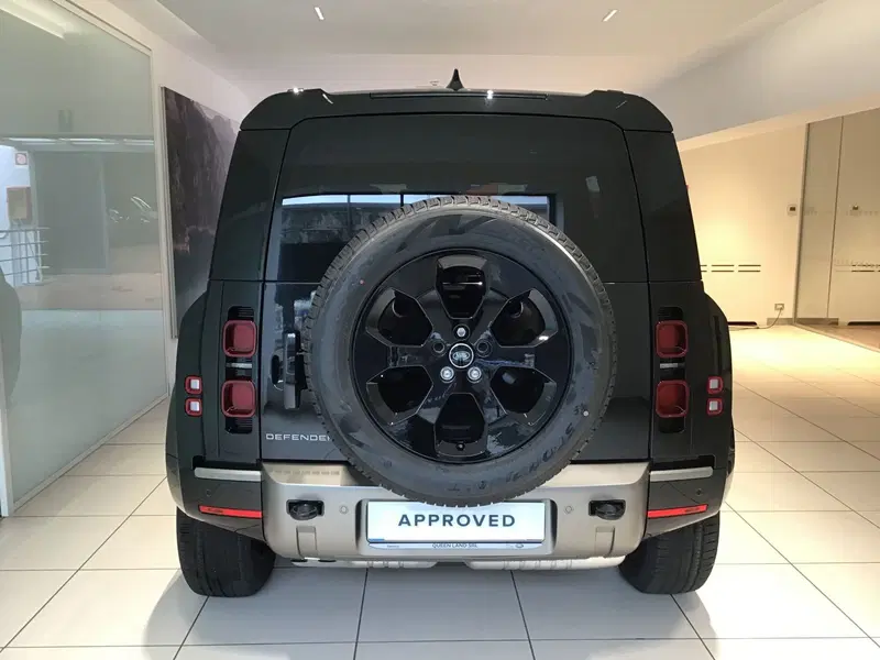 Land Rover Defender nuova a Genova (6)