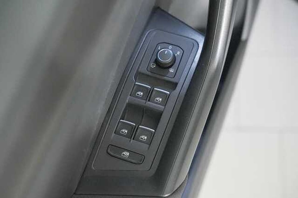 Volkswagen T-Roc usata a Como (13)