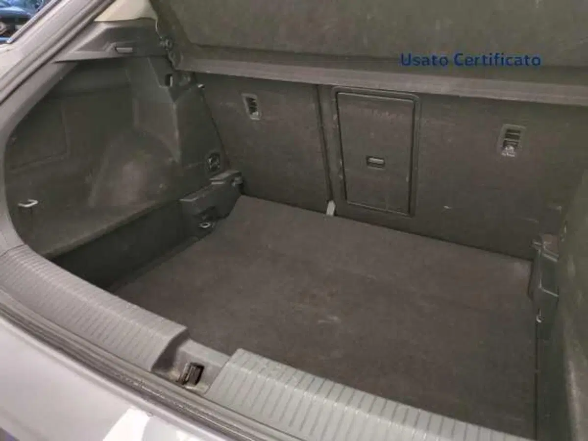 Volkswagen T-Roc usata a Avellino (8)