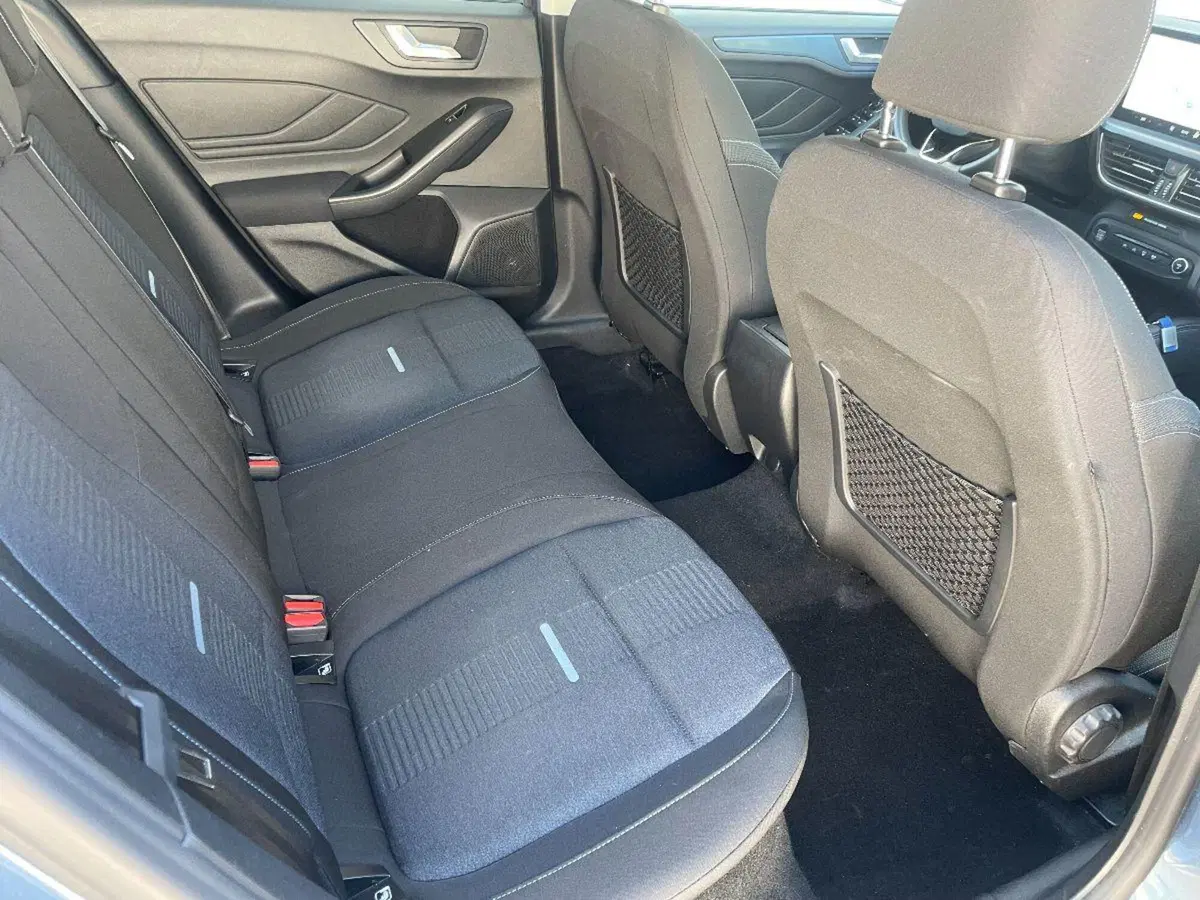 Ford Focus Station Wagon usata a Lecce (19)