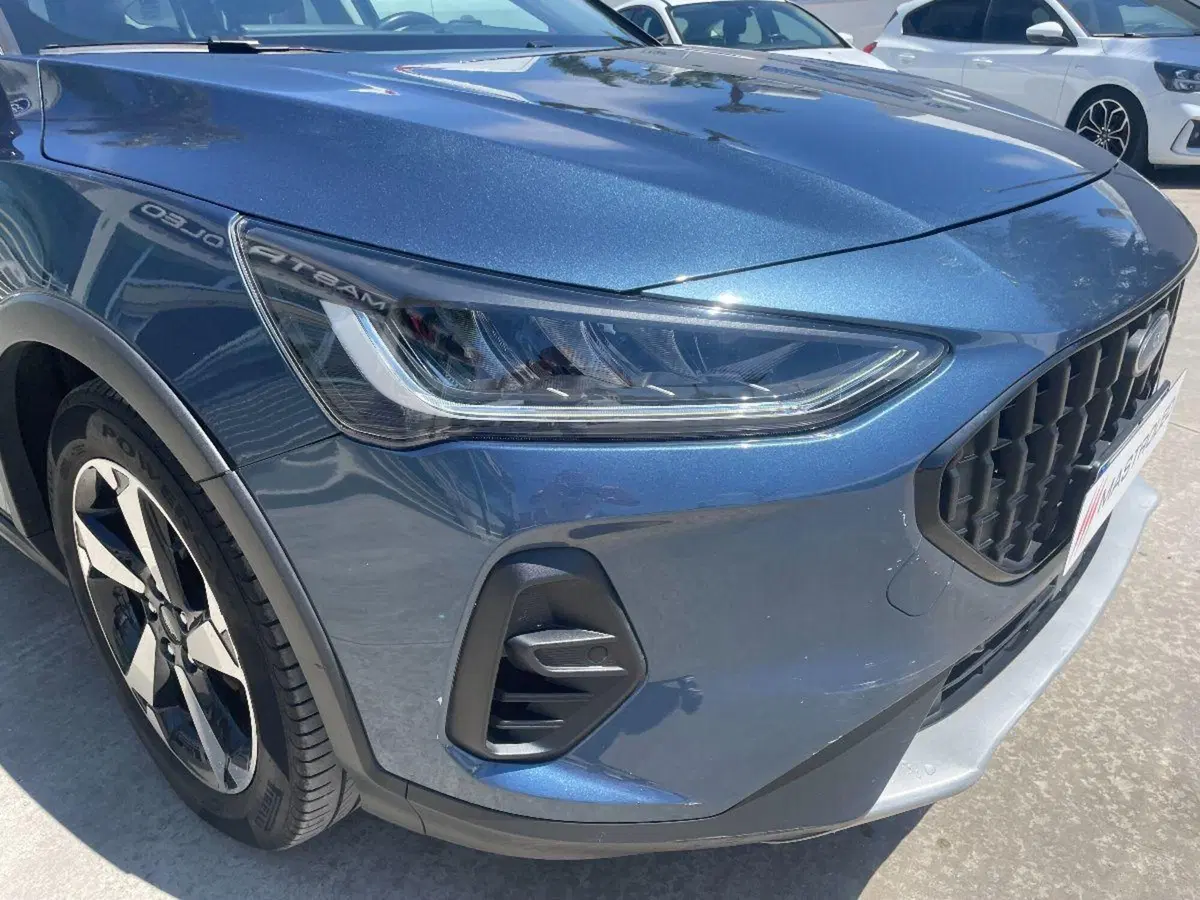 Ford Focus Station Wagon usata a Lecce (9)