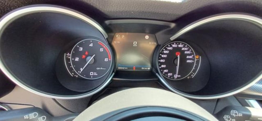 Alfa Romeo Stelvio usata a Padova (14)
