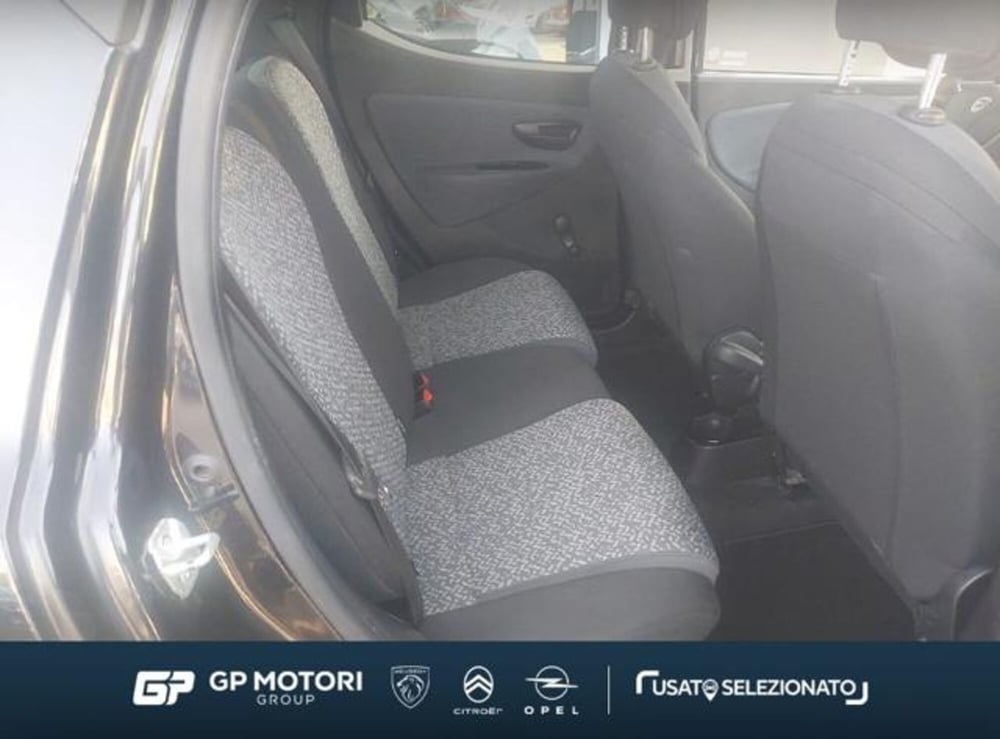 Lancia Ypsilon usata a Caserta (8)
