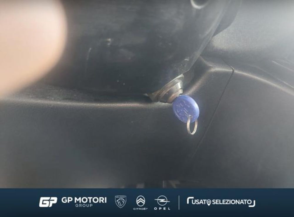 Lancia Ypsilon usata a Caserta (9)