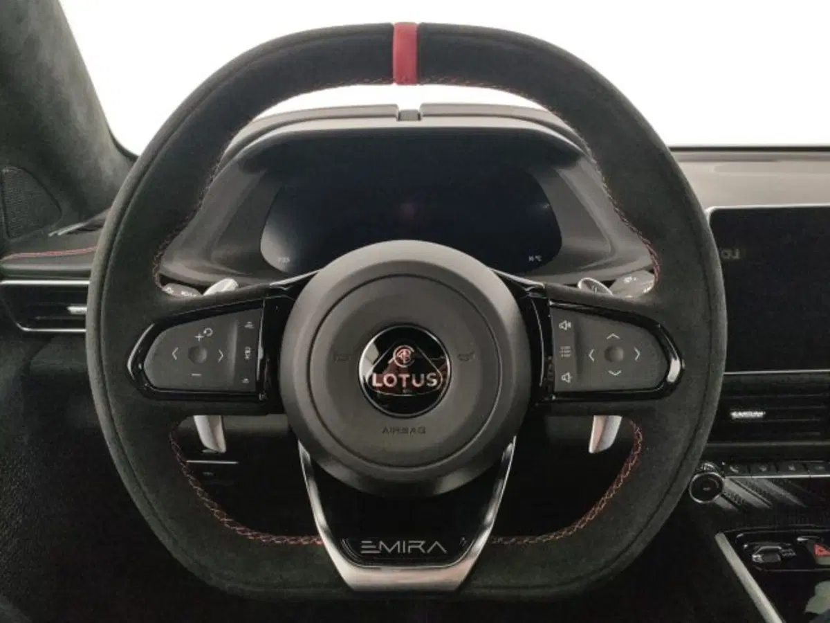 Lotus Emira nuova a Modena (13)