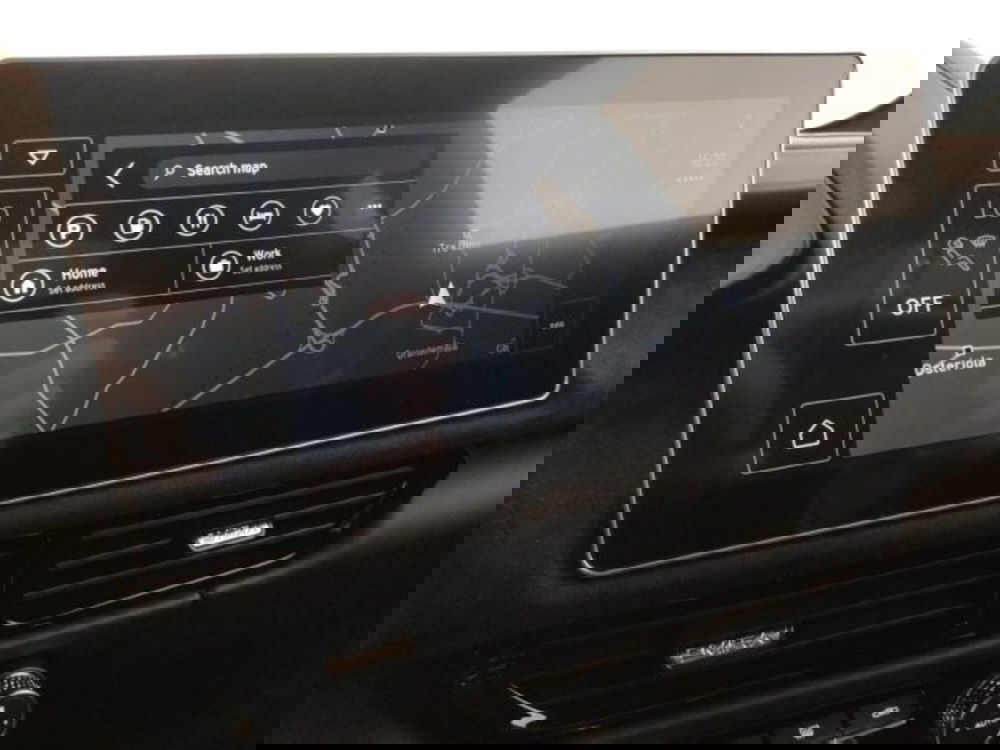 Lotus Emira nuova a Modena (15)