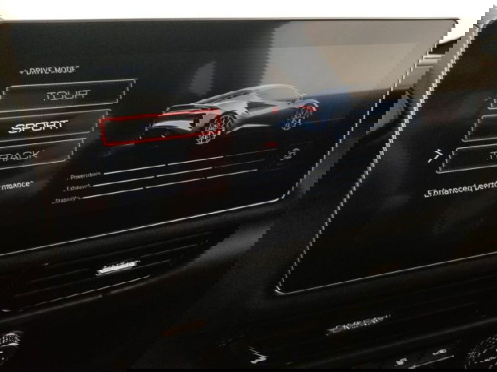 Lotus Emira nuova a Modena (17)