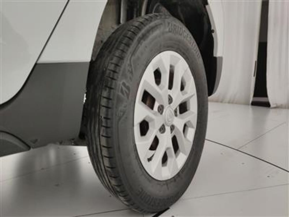 Dacia Duster usata a Bari (12)