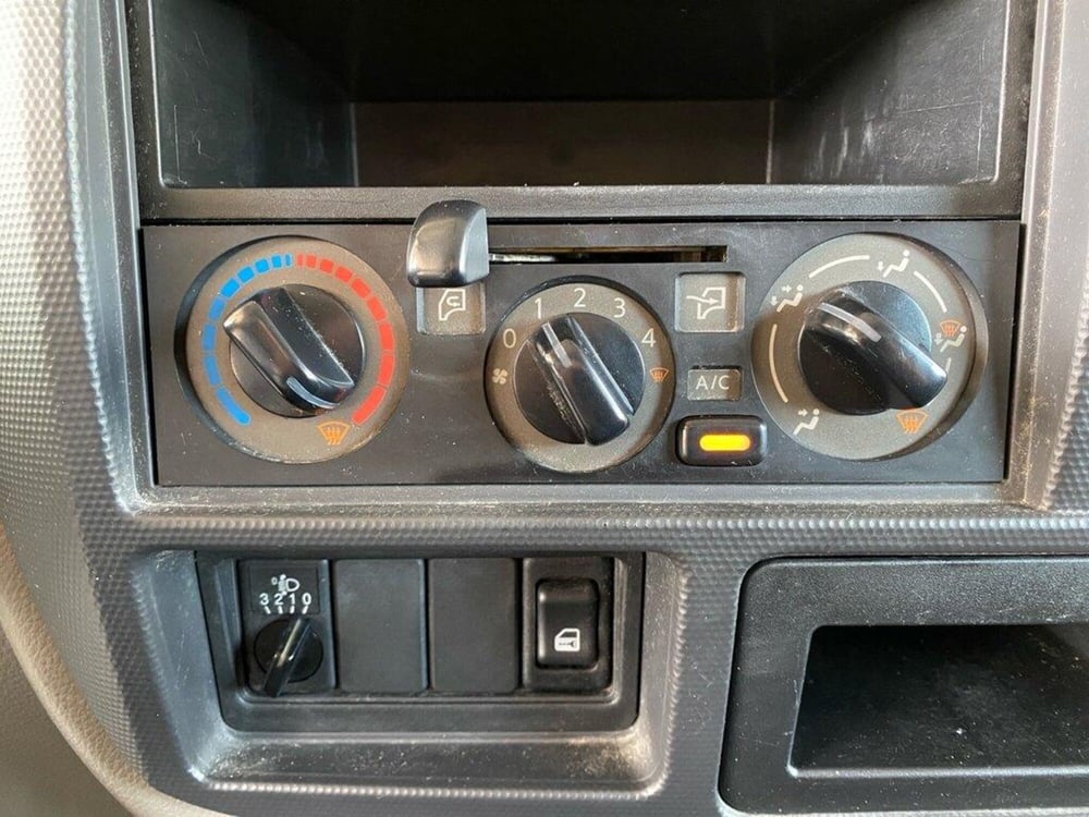 Nissan Cabstar usata a Torino (9)