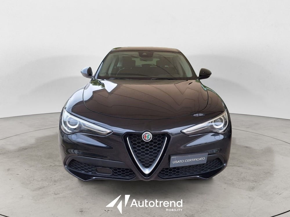 Alfa Romeo Stelvio usata a Bari (3)