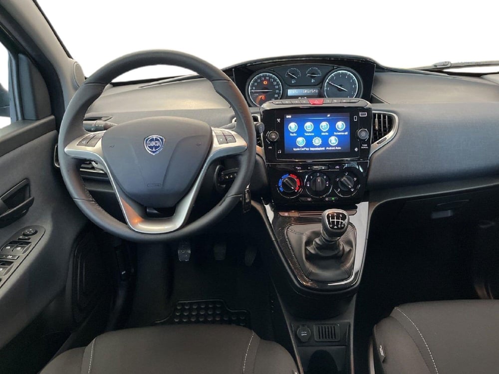 Lancia Ypsilon usata a Torino (11)