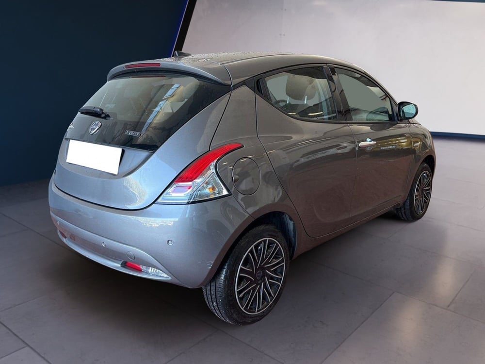 Lancia Ypsilon usata a Torino (4)
