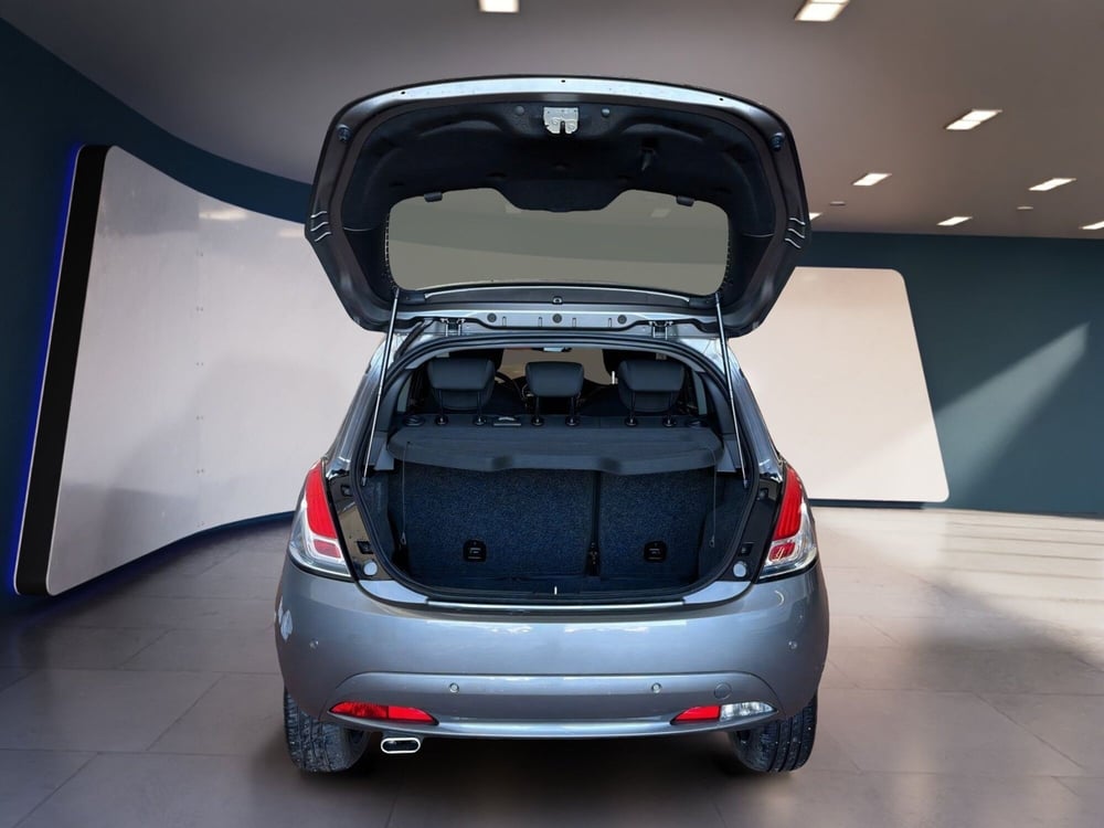 Lancia Ypsilon usata a Torino (7)