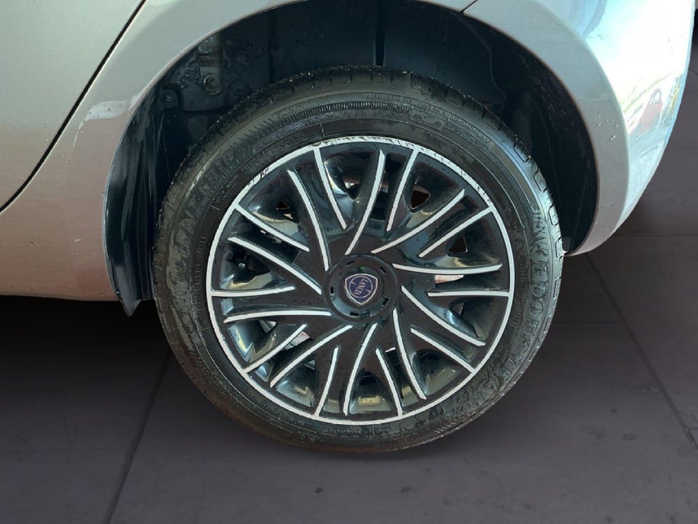 Lancia Ypsilon usata a Torino (8)