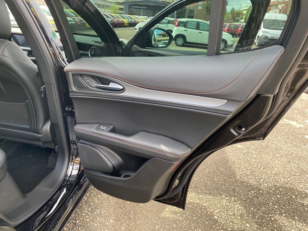 Alfa Romeo Stelvio nuova a Reggio Emilia (13)