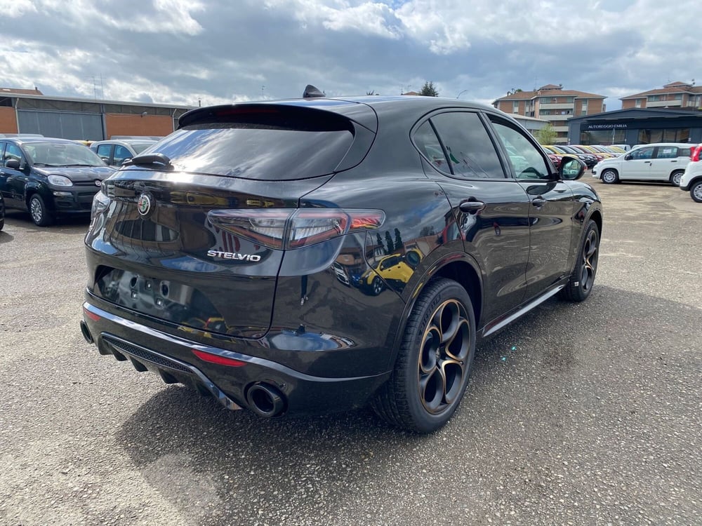 Alfa Romeo Stelvio nuova a Reggio Emilia (3)