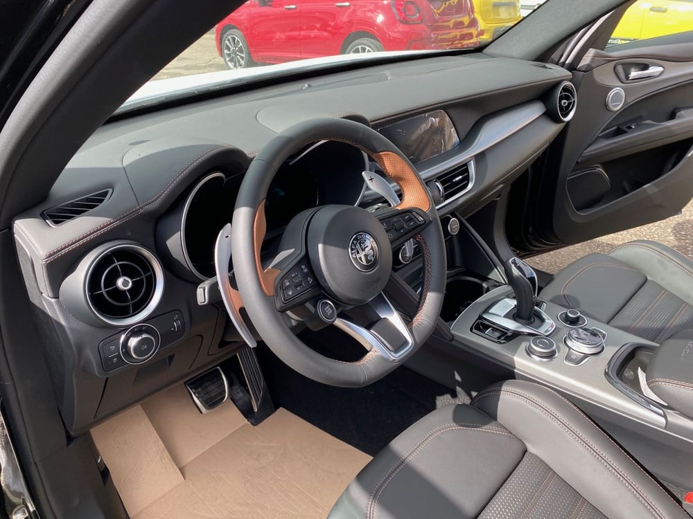Alfa Romeo Stelvio nuova a Reggio Emilia (7)