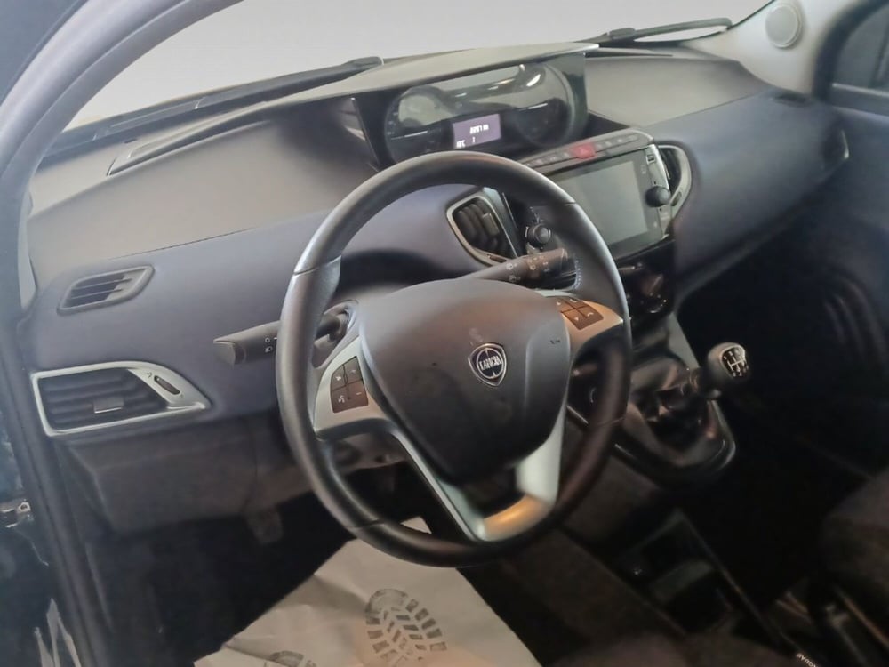 Lancia Ypsilon usata a Siena (11)