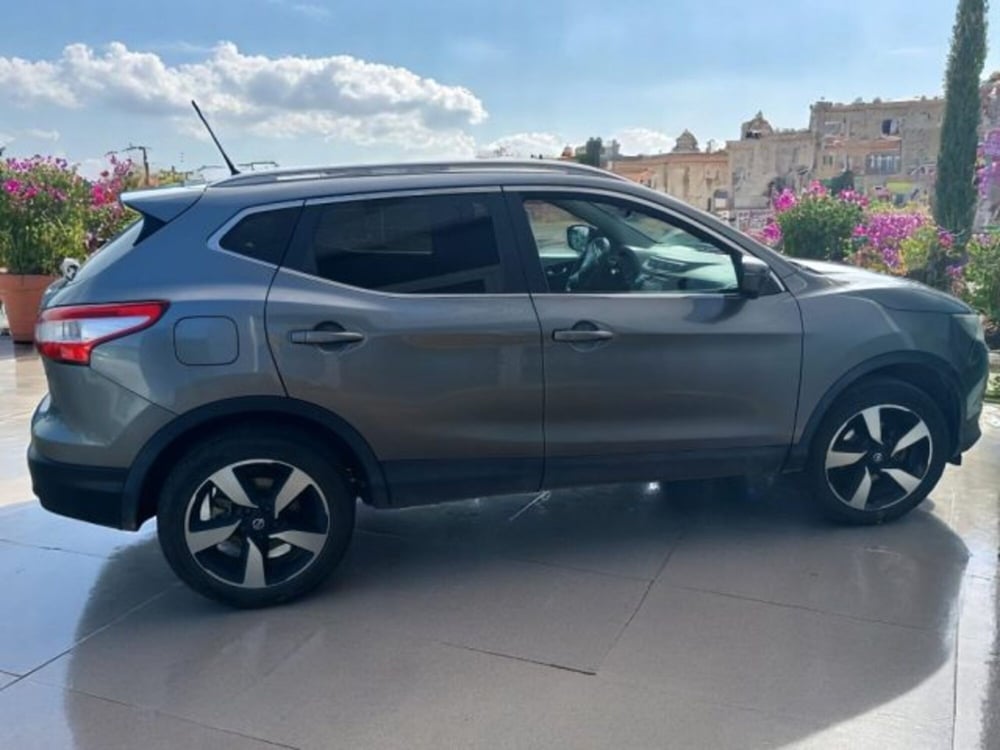 Nissan Qashqai usata a Viterbo (2)