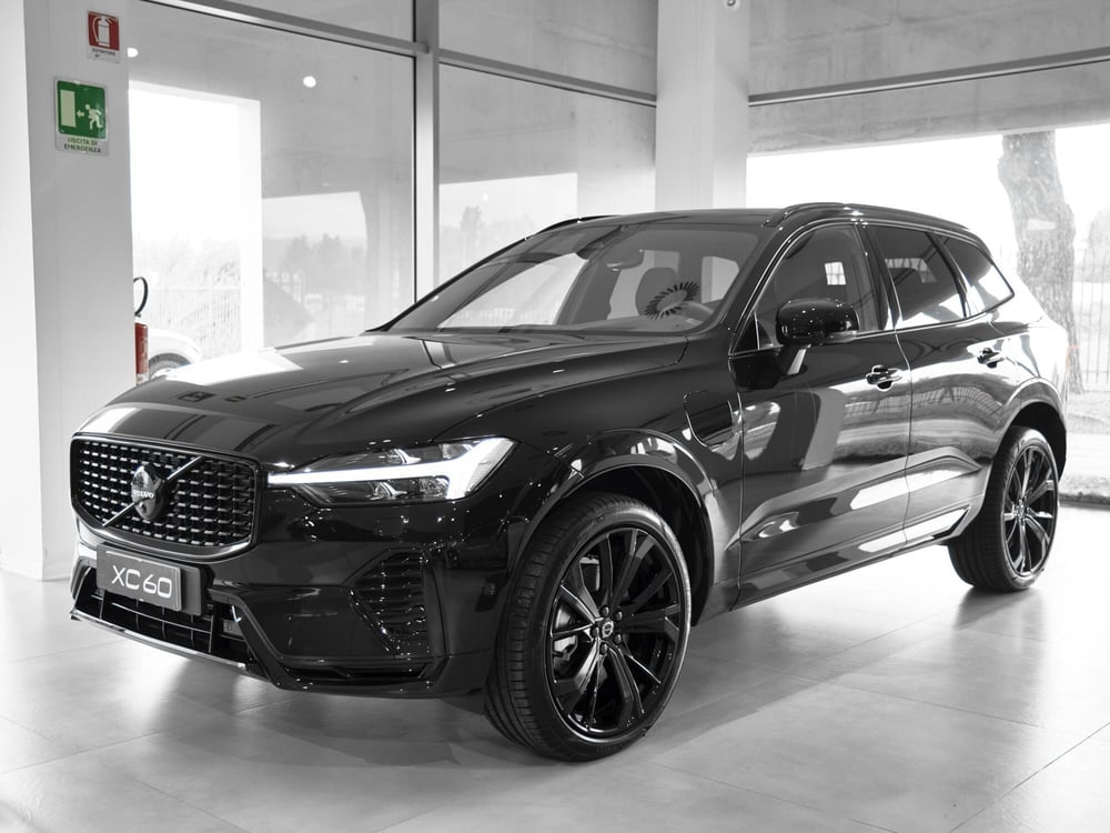 Volvo XC60 nuova a Prato (3)