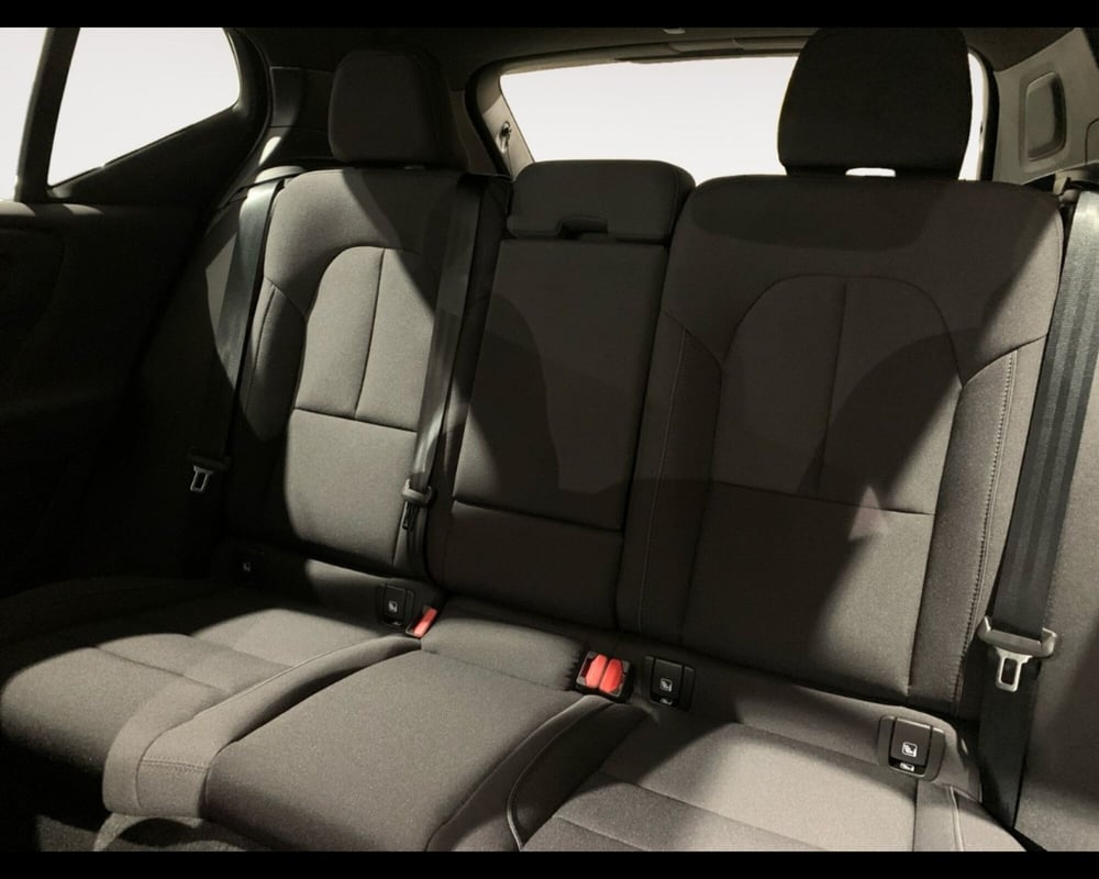 Volvo XC40 nuova a Ravenna (10)