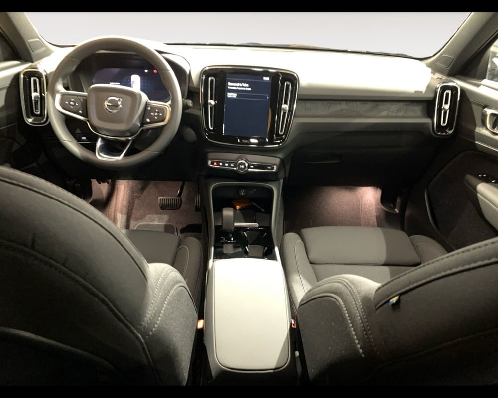 Volvo XC40 nuova a Ravenna (13)