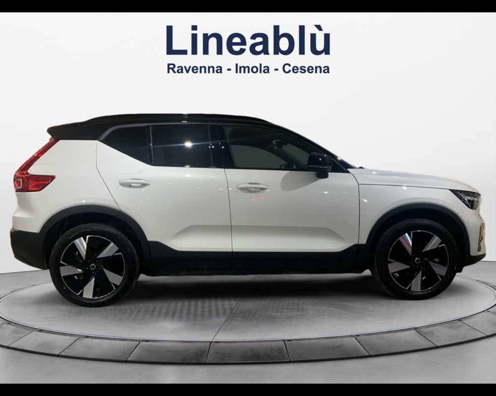 Volvo XC40 nuova a Ravenna (5)