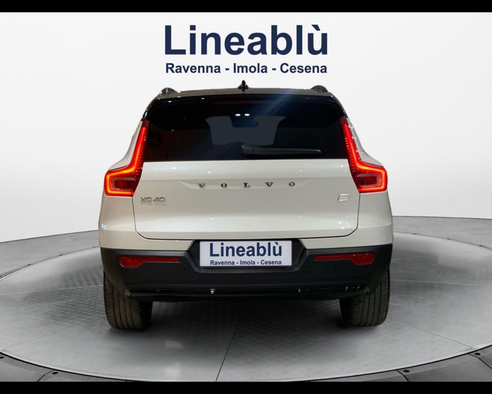 Volvo XC40 nuova a Ravenna (7)
