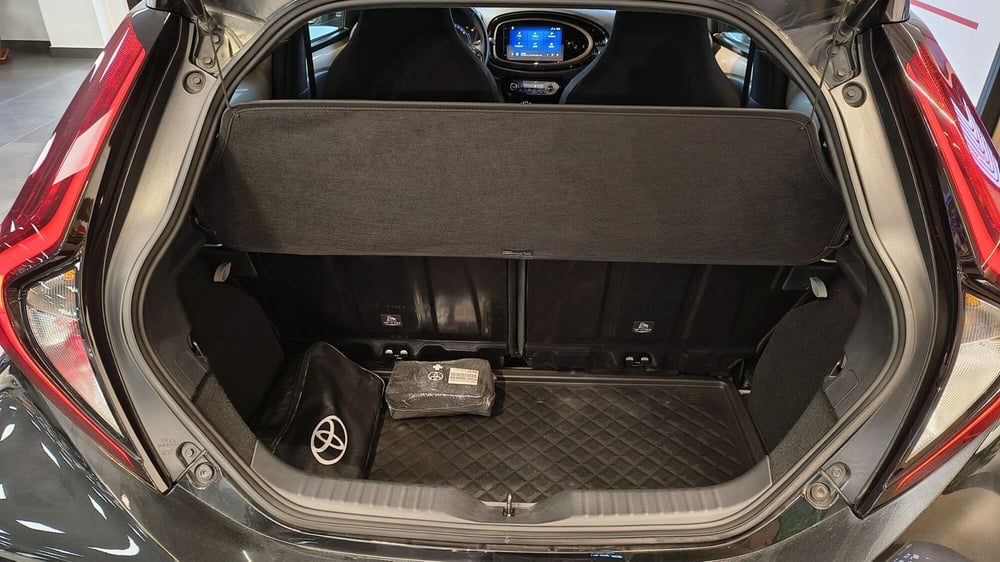 Toyota Aygo X usata a Catanzaro (8)
