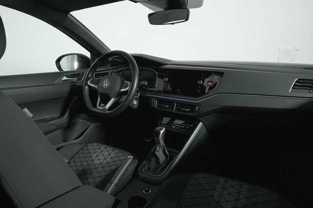 Volkswagen Taigo usata a Como (11)