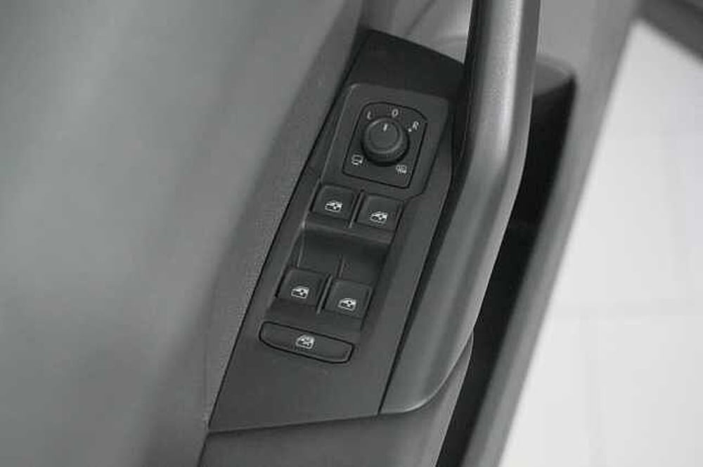 Volkswagen T-Cross usata a Como (13)