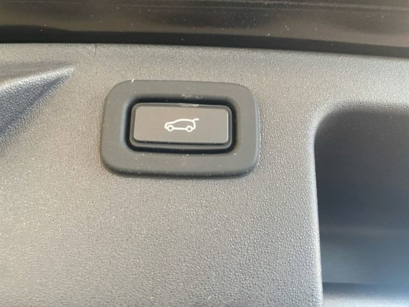 Land Rover Discovery Sport usata a Livorno (17)